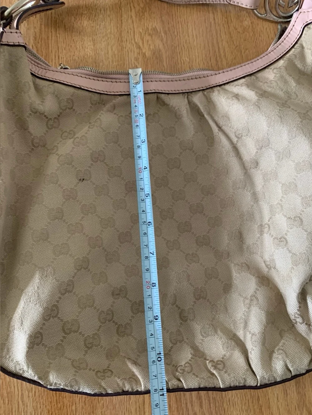GUCCI/Ebony GG Canvas Interlocking G Medium Hobo Bag. - Picture 14 of 16